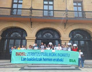 Udaletxeetako ELAko langileak mobilizatu dira Udalhitzaren edukizko negoziazio baten alde