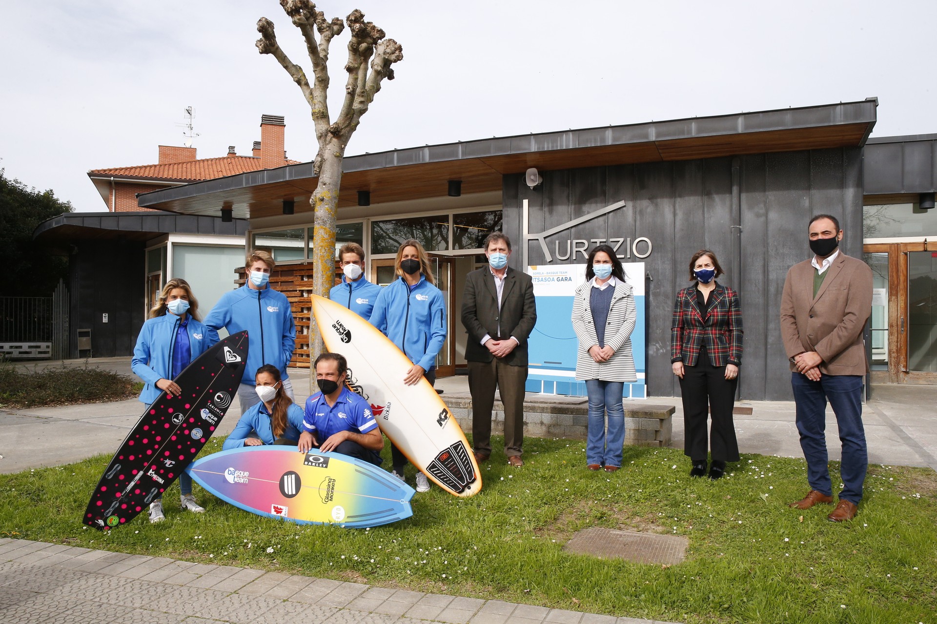 Sopelako hondartzak goi-mailako euskal surflarien esku jarri dituzte