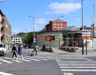 Erandioko Altzaga auzoan 26 urteko gizon bat atxilotu dute, bikotekideari tratu txarrak emateagatik