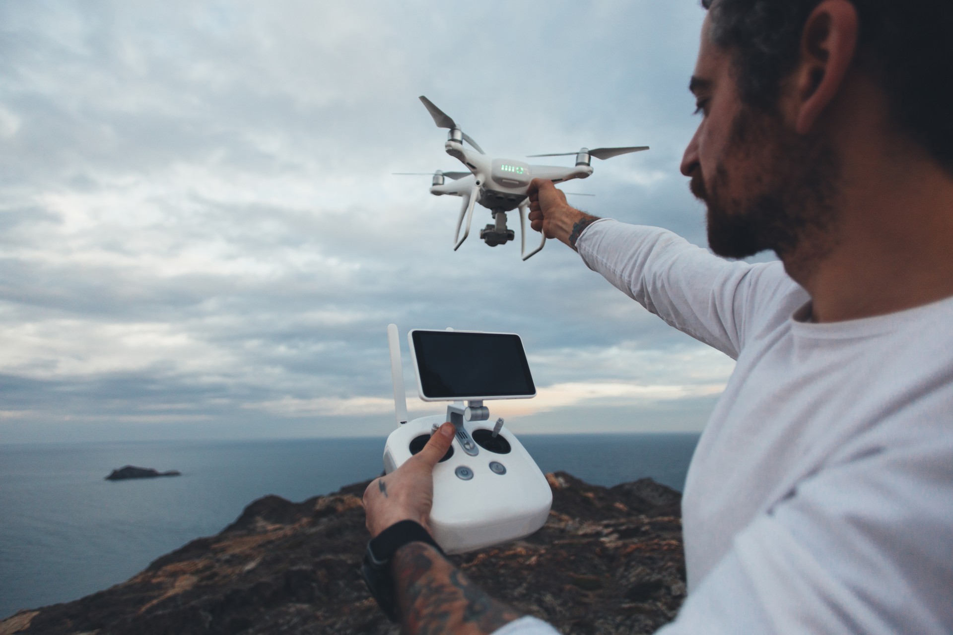 Sukaldaritza eta droneak pilotatzen ikasteko ikastaroak egingo dituzte Leioan pazko astean