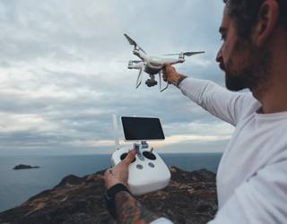 Sukaldaritza eta droneak pilotatzen ikasteko ikastaroak egingo dituzte Leioan pazko astean