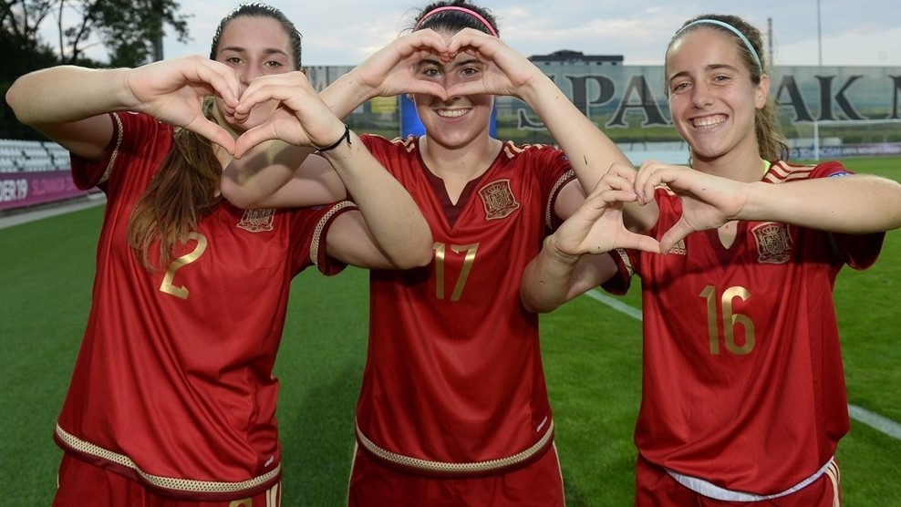 Andrea Sierra aurrera doa 20 urte azpiko Munduko Futbol Txapelketan