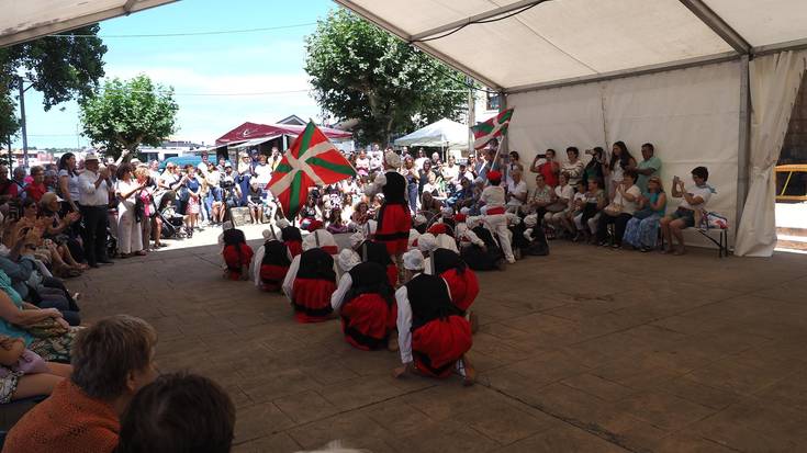Ekitaldiz eta musikaz beteko da Santa Ana auzoa