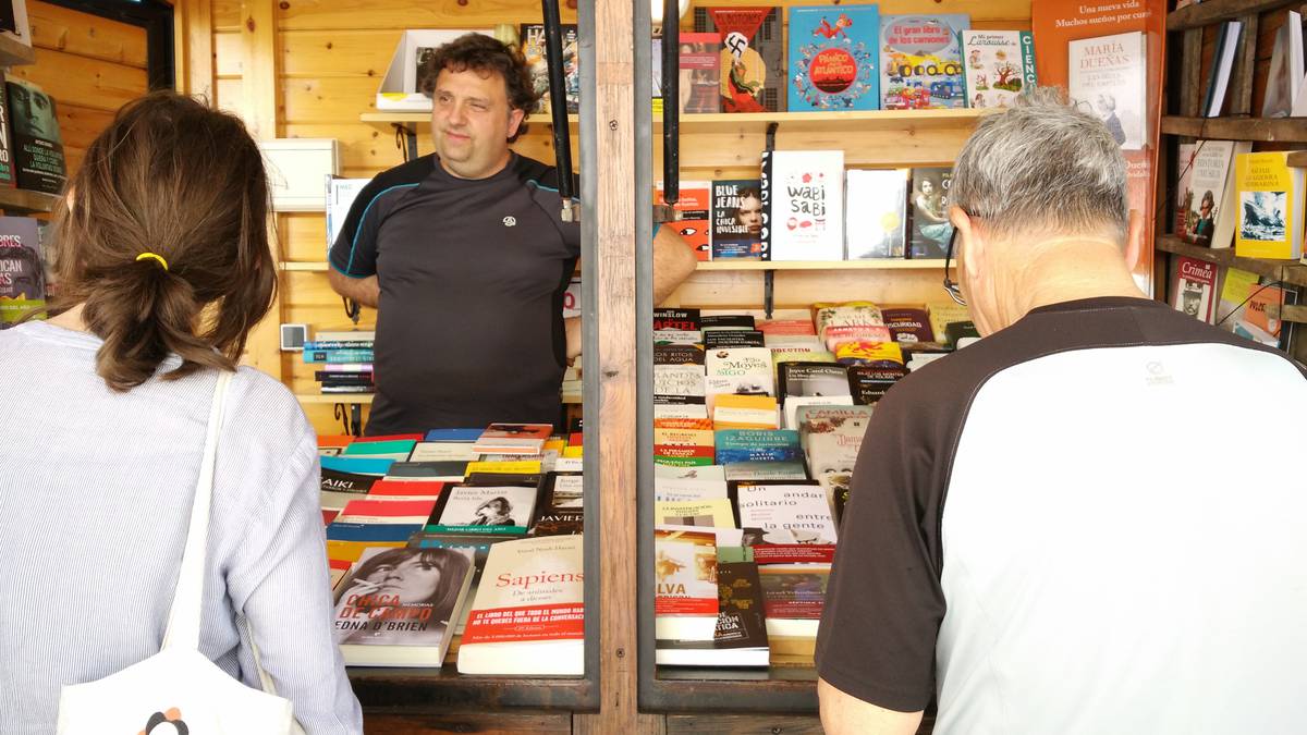 Getxoko Liburu Azokak literaturaz beteko du Areetako Xake plaza aste-akabu honetan