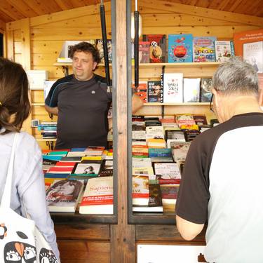 Getxoko Liburu Azokak literaturaz beteko du Areetako Xake plaza aste-akabu honetan
