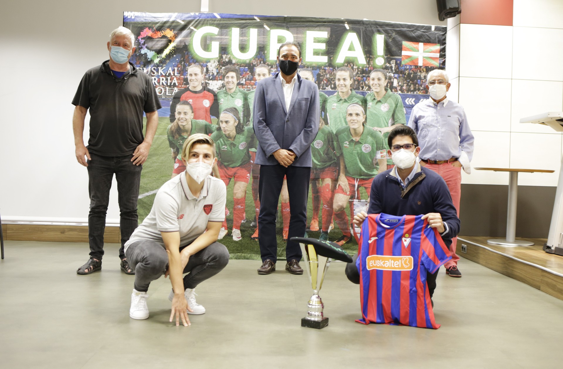 Faduran jokatuko dute Athletic Club eta Eibar futbol-taldeek XI. Euskal Herria Kopako finalerdia