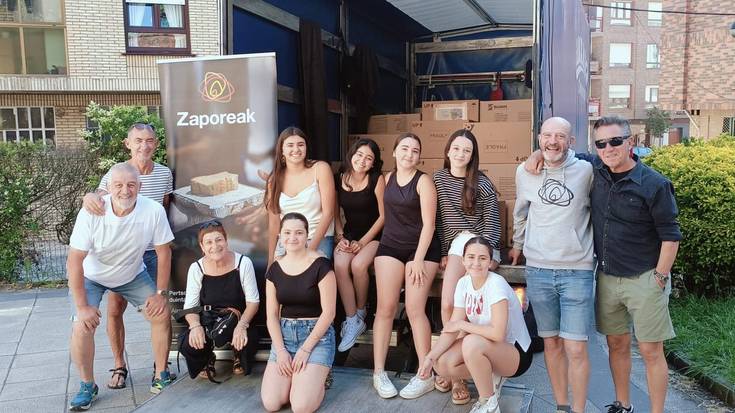 Zaporeak: "Arroza da Getxoko Paellen Egunaren eta Lesboseko errefuxiatuen kanpalekuen arteko lotura"