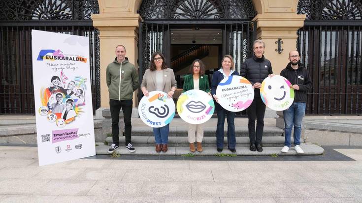 Getxoko Udaleko alderdietako bozeramaile politiko guztiek bat egin dute Euskaraldiagaz