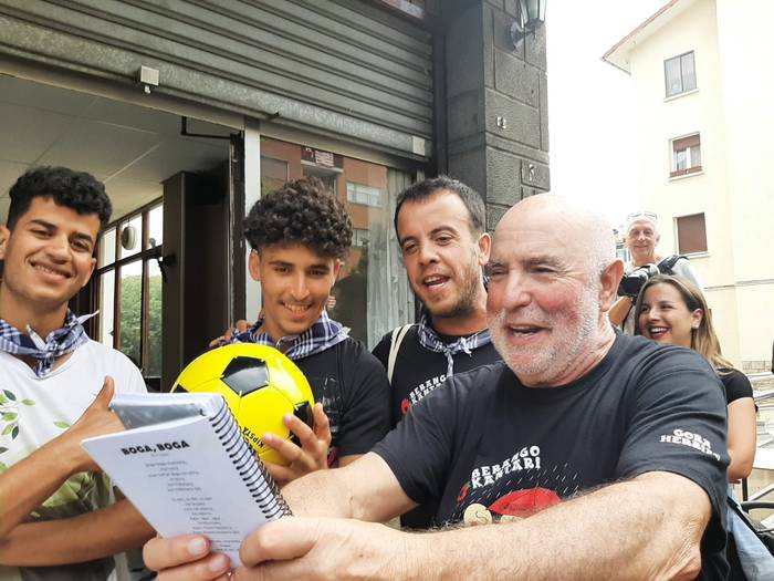 Berango Kantari: "Berango Kantarira gazte asko hurbiltzen dira; hori polita eta esperantzagarria da"