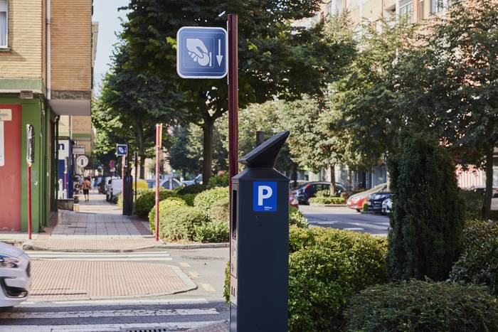 Leioak TAOren ordutegia gauerdira arte luzatuko du hiru auzotan, bizilagunen aparkaleku arazoei erantzuteko