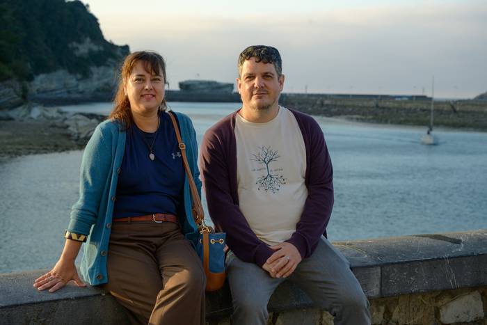 Idoia Errexil eta Joseba Gorordo: "Hain futbol-jokalari ospetsuak ziren, herriak abesti bat ere egin ziela"