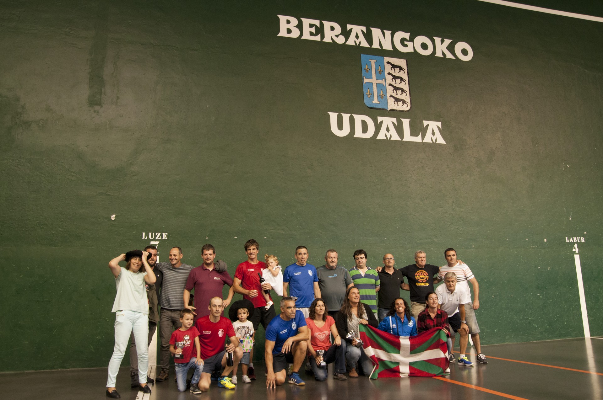 [Argazki-bilduma] Berangoko IV. gizonezkoen eta emakumezkoen pala-txapelketa