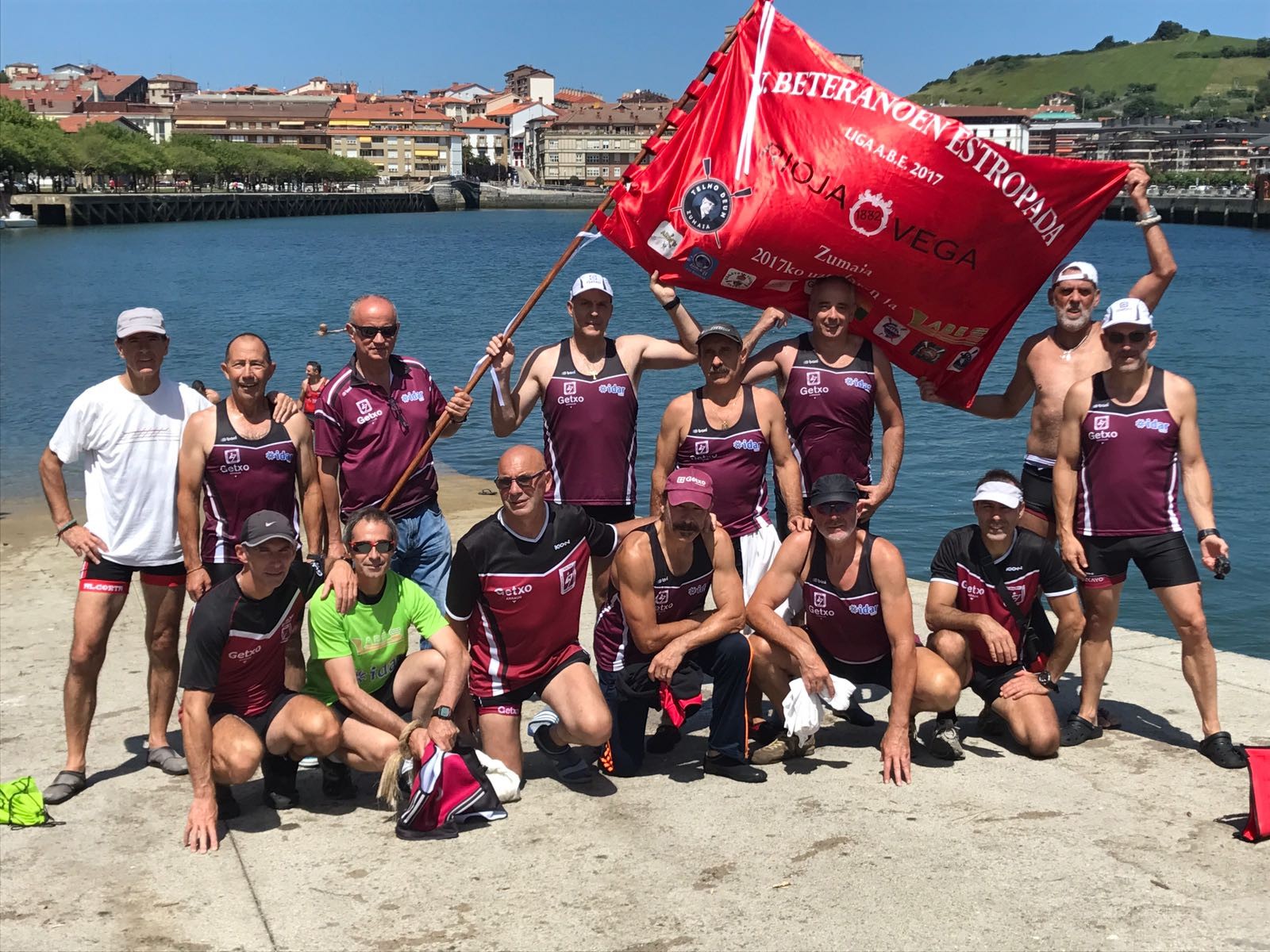 Zumaian ere nagusitu dira Getxo Arrauneko beteranoak