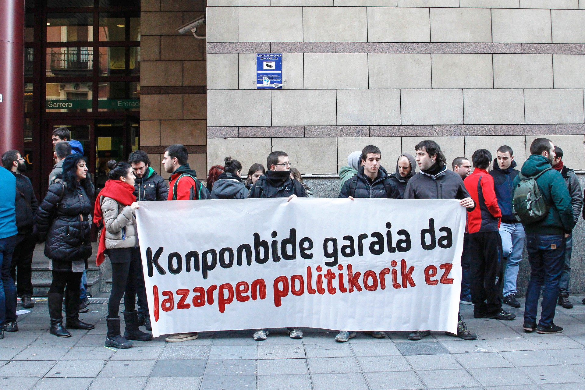 Epaiketa politikoek ez dute etenik Algortan