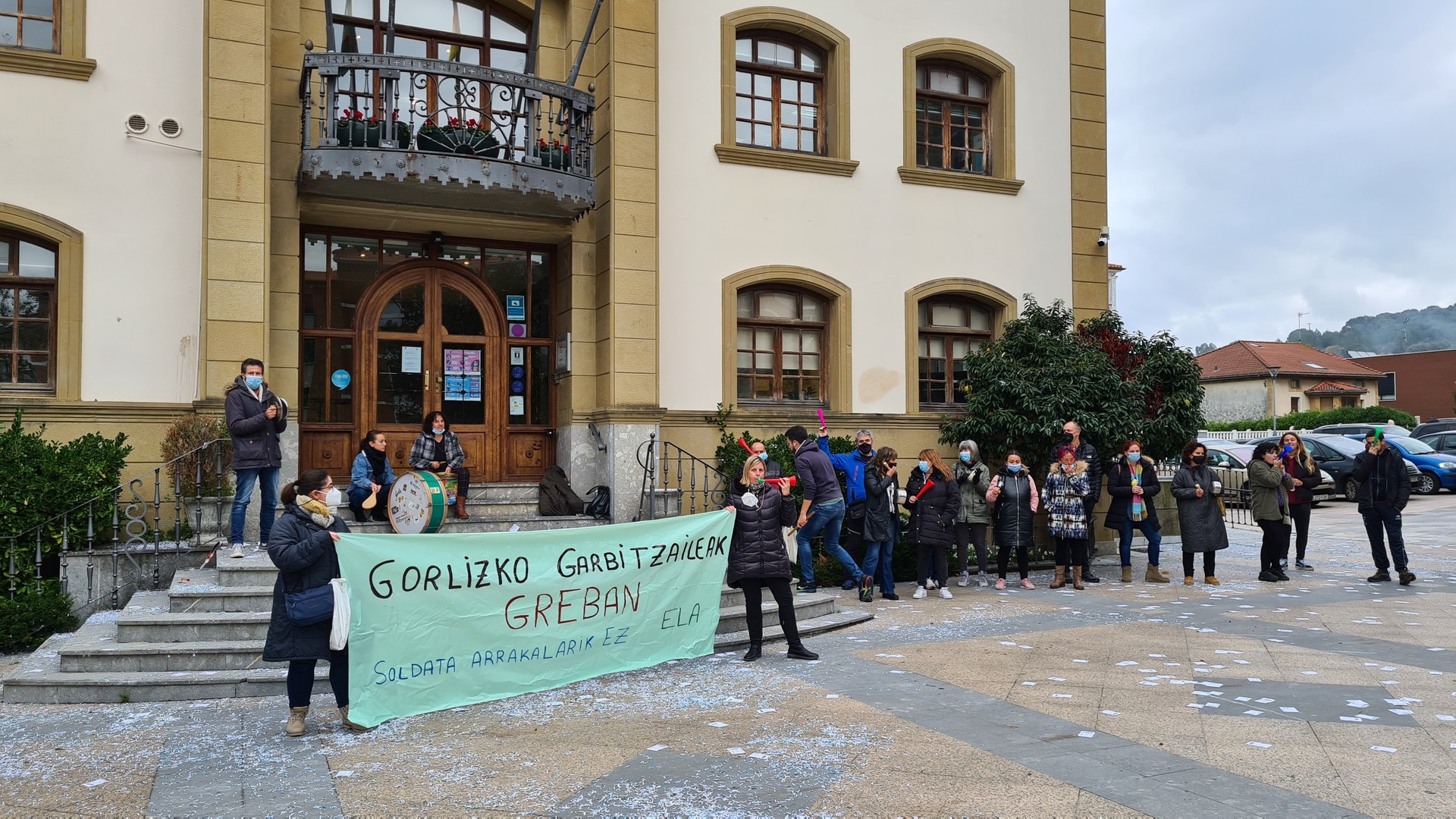 Gorlizko garbiketa-zerbitzuko langileak aurreakordio batera heldu dira enpresagaz