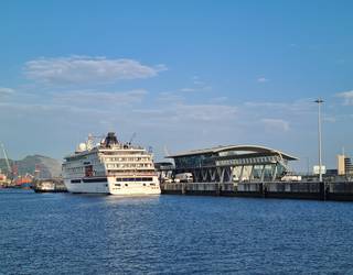 Getxon porturatuko diren gurutzaontzien isurketak "ia zerora" murriztuko direla iragarri dute