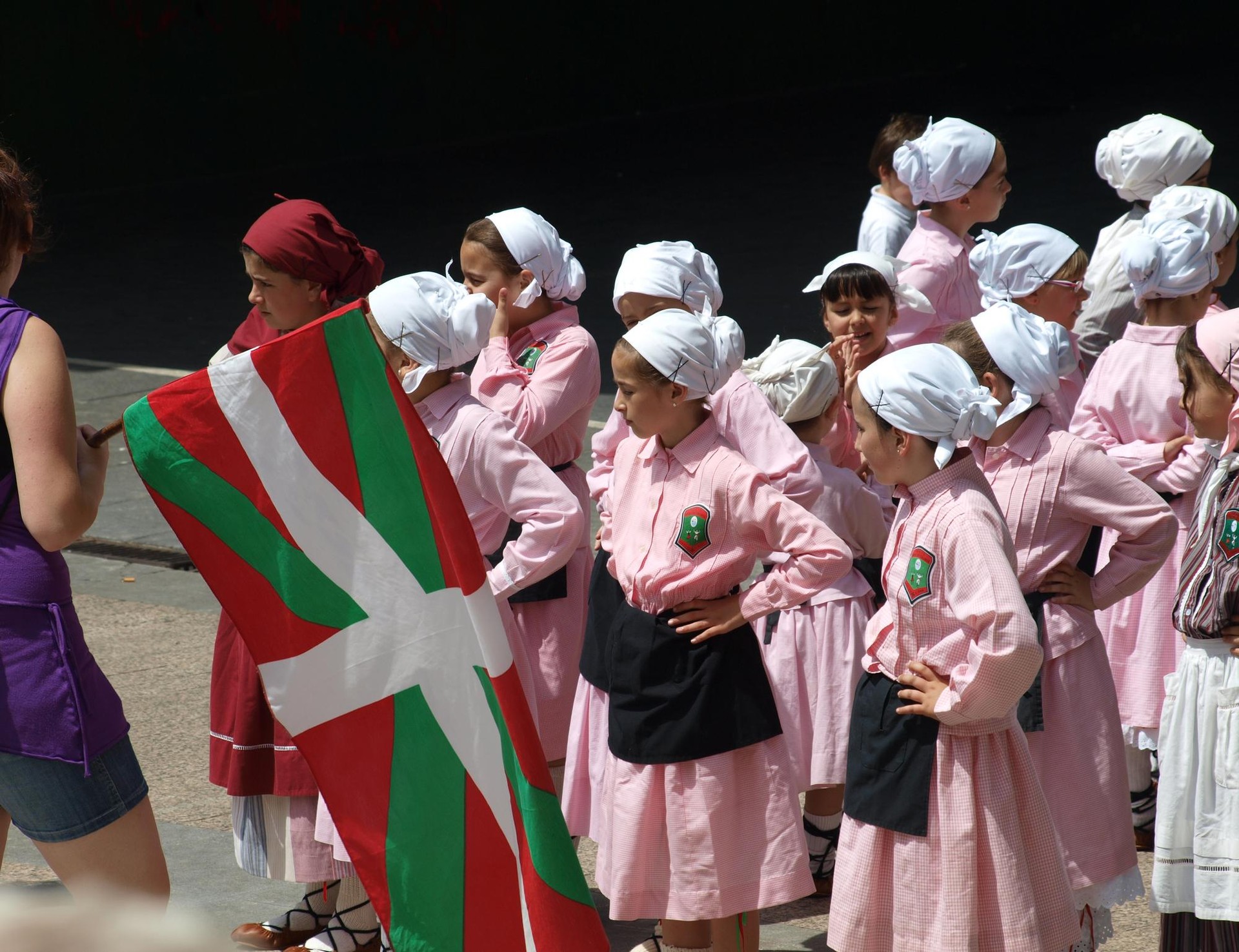 Nazioarteko dantzen erakustaldia egingo dute, zapatuan