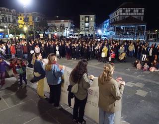 Plentziako Mahai Feminista berraktibatzeko prozesua abiatu dute