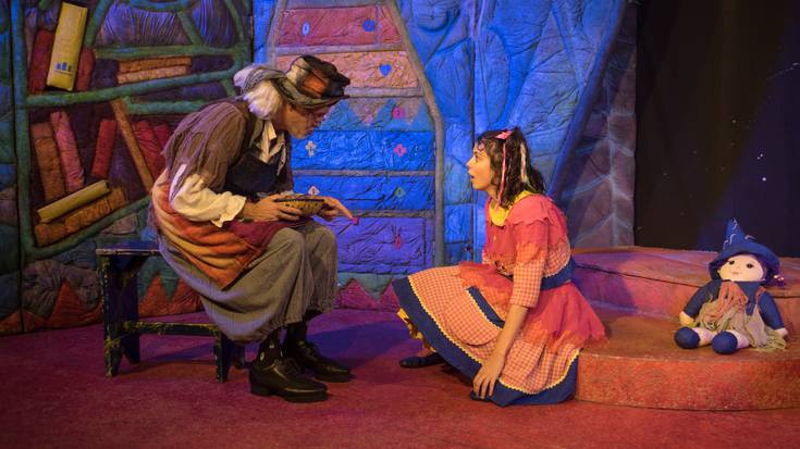 Antzerkia: "Tina, la bruja fina"