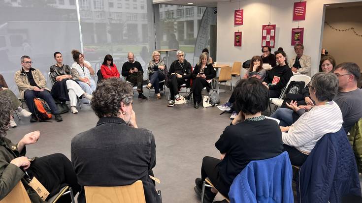 Artekale: "Kaleko arteak komunitatea eraikitzeko adreiluak badira, euskarak horiek itsasteko masa izan behar du"