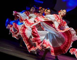 Nazioarteko Folklore Jaialdiko Colima Unibertsitateko Ballet Folklorikoaren ikuskizunerako sarrerak ditugu!