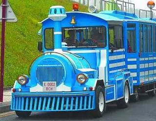 Sopelako tren turistikoko gidaria atxilotu dute, drogen eraginpean 35 ikasle garraiatzen ari zela