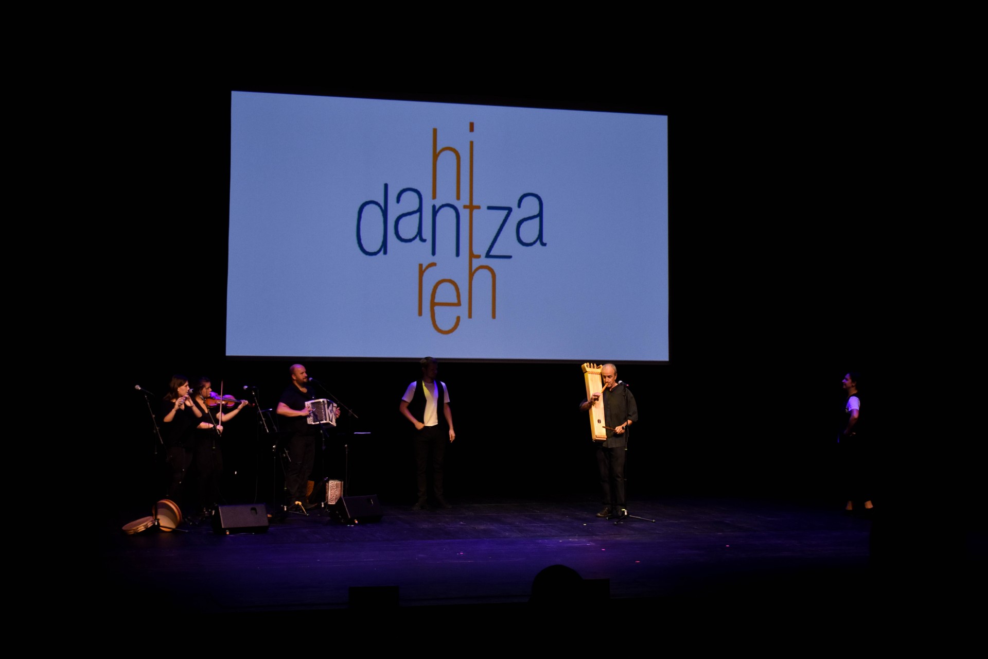 Hitzak dantzan jarriko dituzte bihar Muxikebarrin