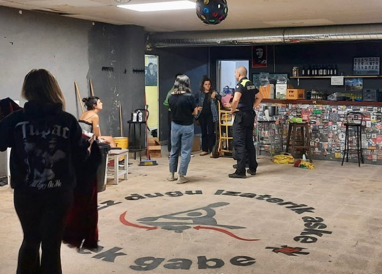 Danontzat gaztetxea hustu dute