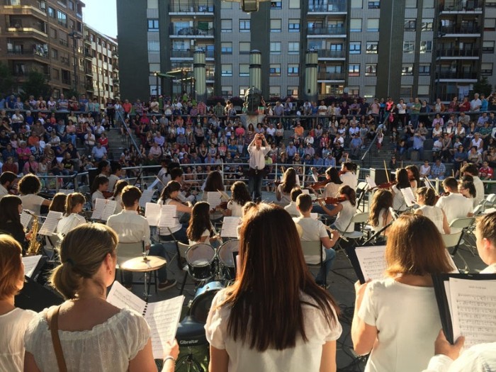 Aste-akabua musikaz beteko dute Erandion Santa Zezilia omentzeko