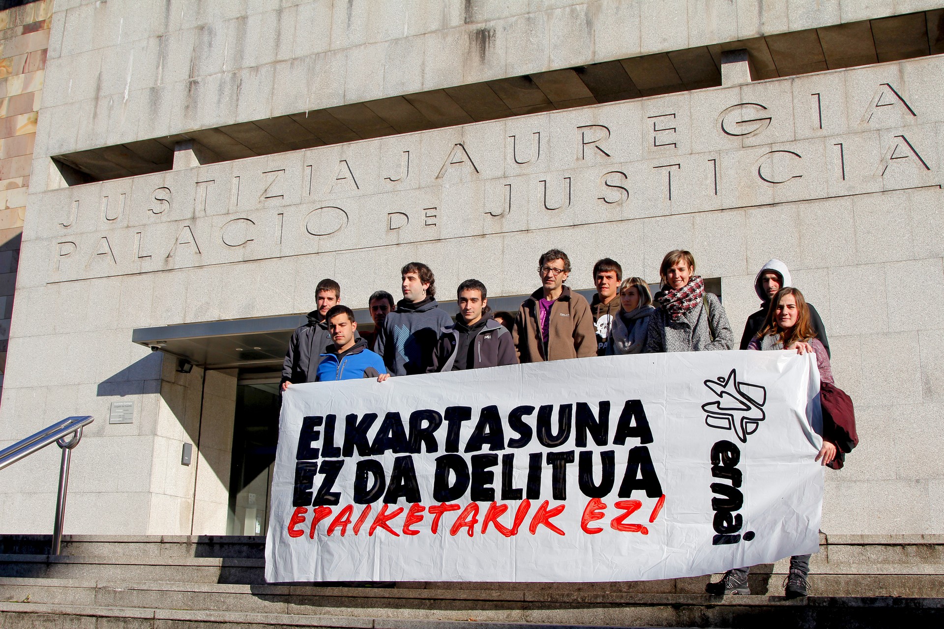 Preso politikoei elkartasuna adieraztea delitua ez dela aldarrikatu dute Getxon