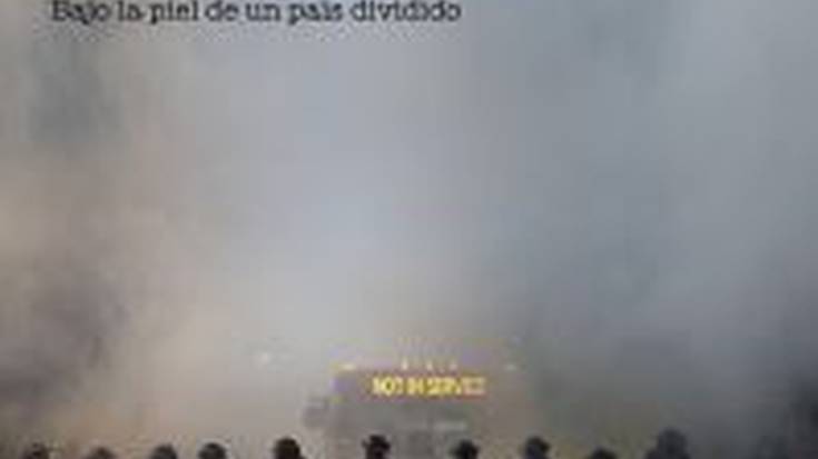 Liburuaren hila: "Las grietas de América: bajo la piel de un país dividido"