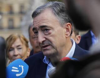 Aitor Esteban, 'Irurak Bat' auziaz: "Bola bat sortzen ari dela iruditzen zait, eta ez dirudi gaitzespen legal edo administratiborik dagoenik"