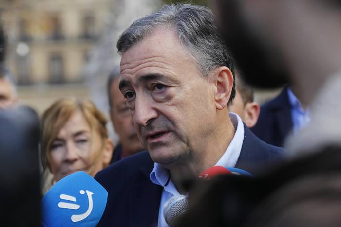 Aitor Esteban, 'Irurak Bat' auziaz: "Bola bat sortzen ari dela iruditzen zait, eta ez dirudi gaitzespen legal edo administratiborik dagoenik"