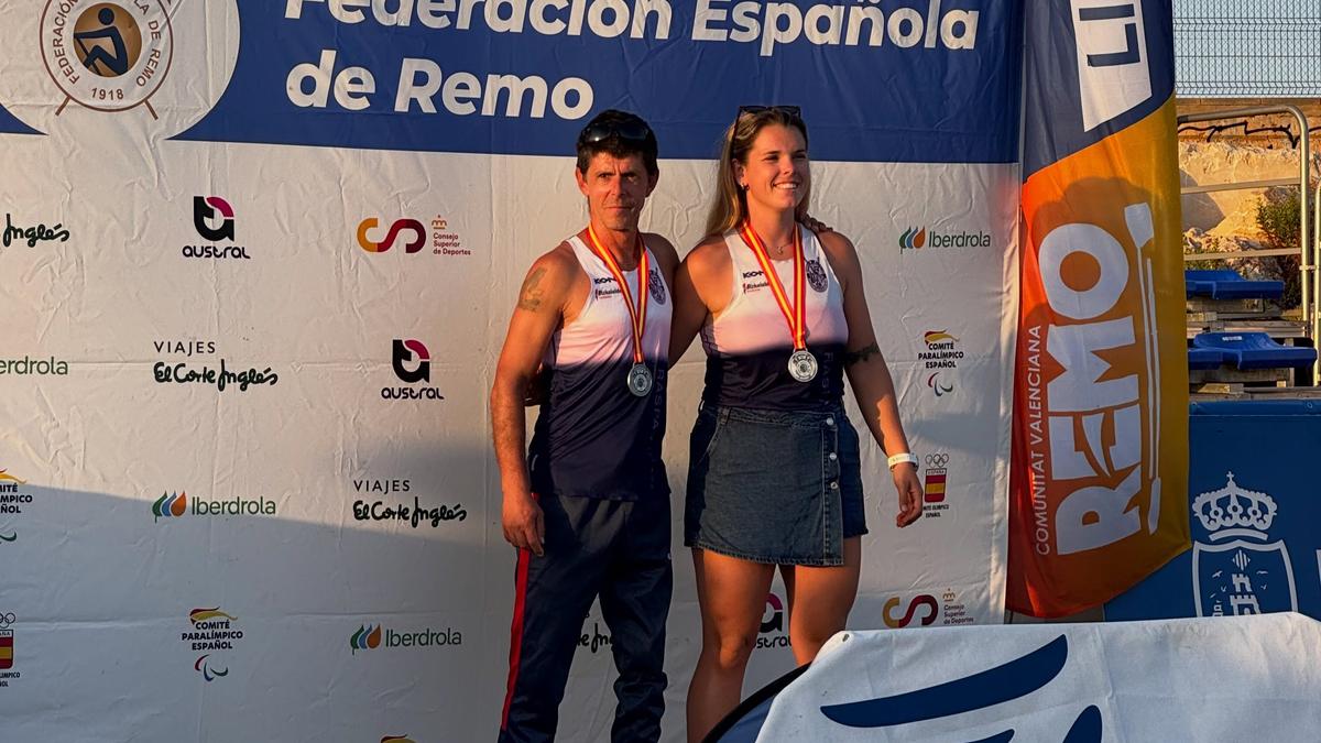 Raspas arraun-taldeak bi zilar eskuratu ditu Beach Sprint Espainiako Txapelketan