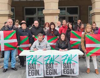 EH Bilduk Erandioko Udalari Espainiako bandera jartzera behartzea salatu du eta nazio izateko eskubidea aldarrikatu du