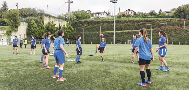 Emakumezko futbolzaleen topaketa egingo dute Atrabuduan maiatzaren 17an