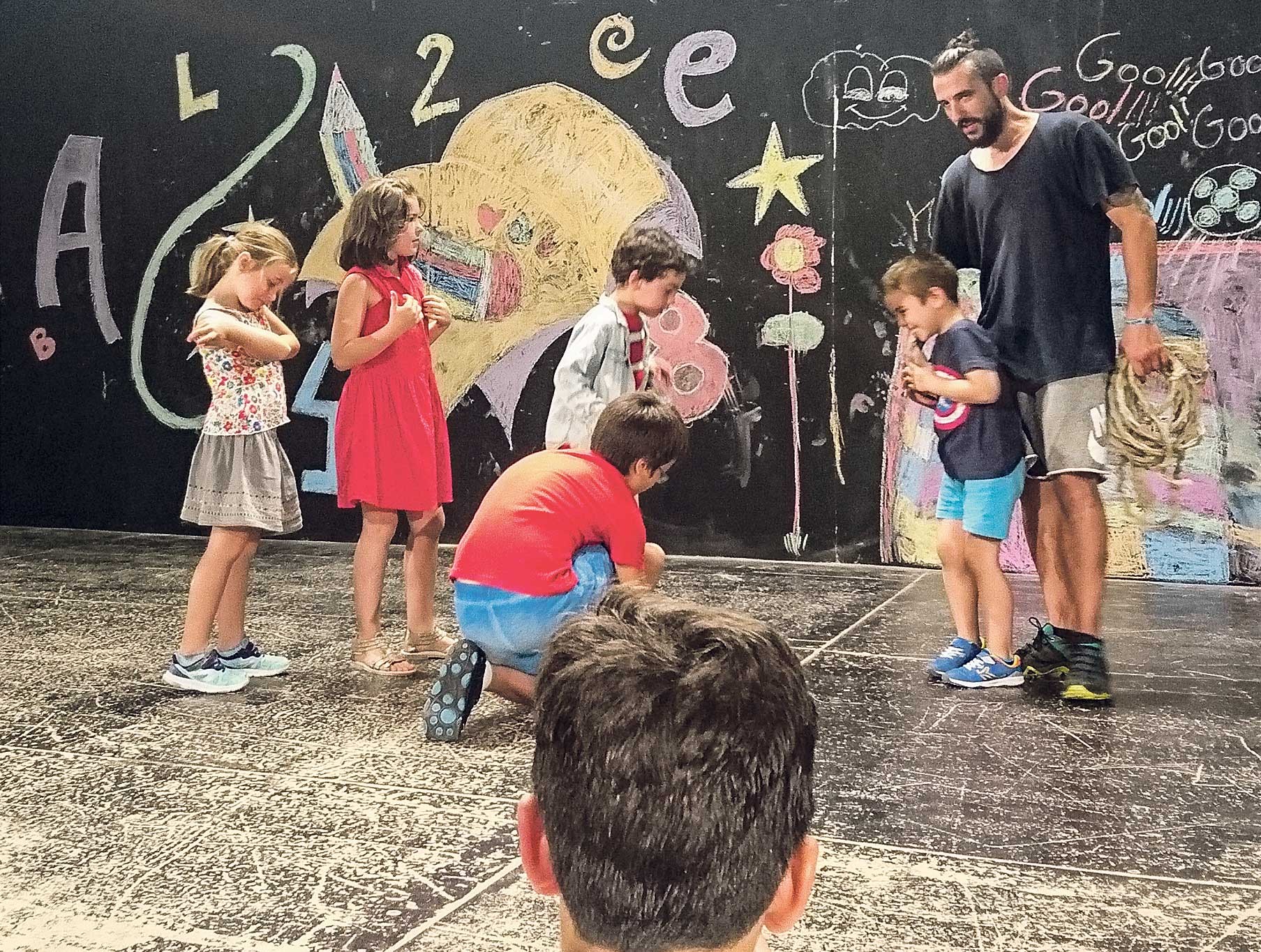 Lástima Teatro: "Umetan, jolaserako prest egotea baino ez da behar"