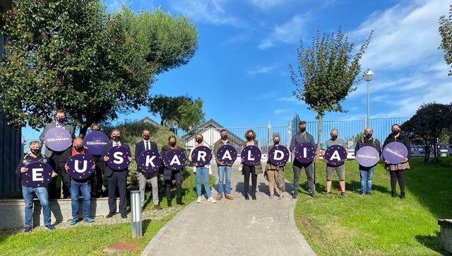 Sopelako alkateak euskaldun bati gazteleraz egitera behartu diola salatu dute