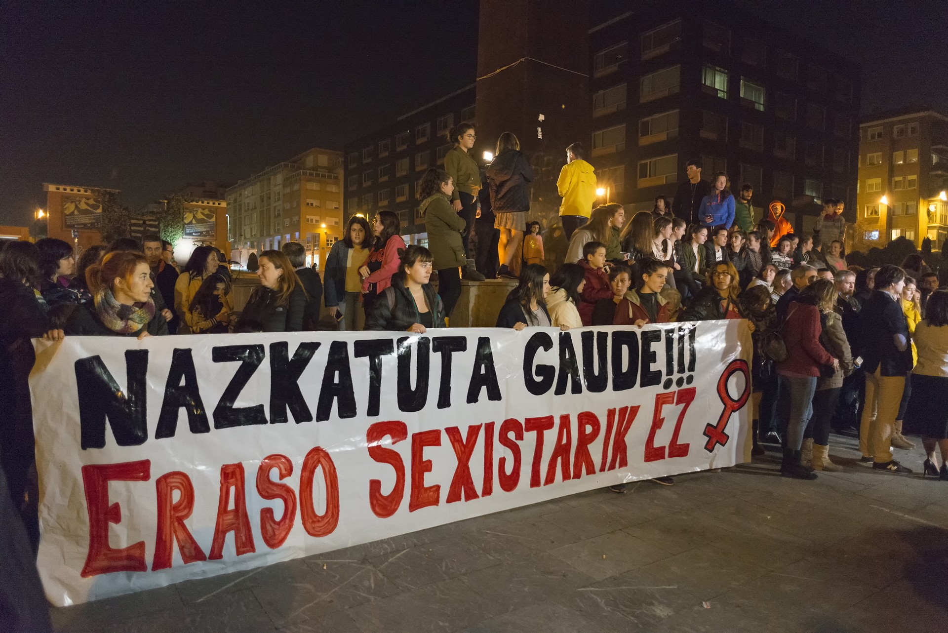Leioako Halloween-gaueko ustezko bortxatzailea absolbitu egin dute