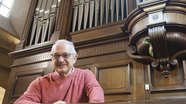 San Nikolas elizako Merklin organo bereziaren sekretuak jakinarazi dizkigu Pedro Guallar organistak