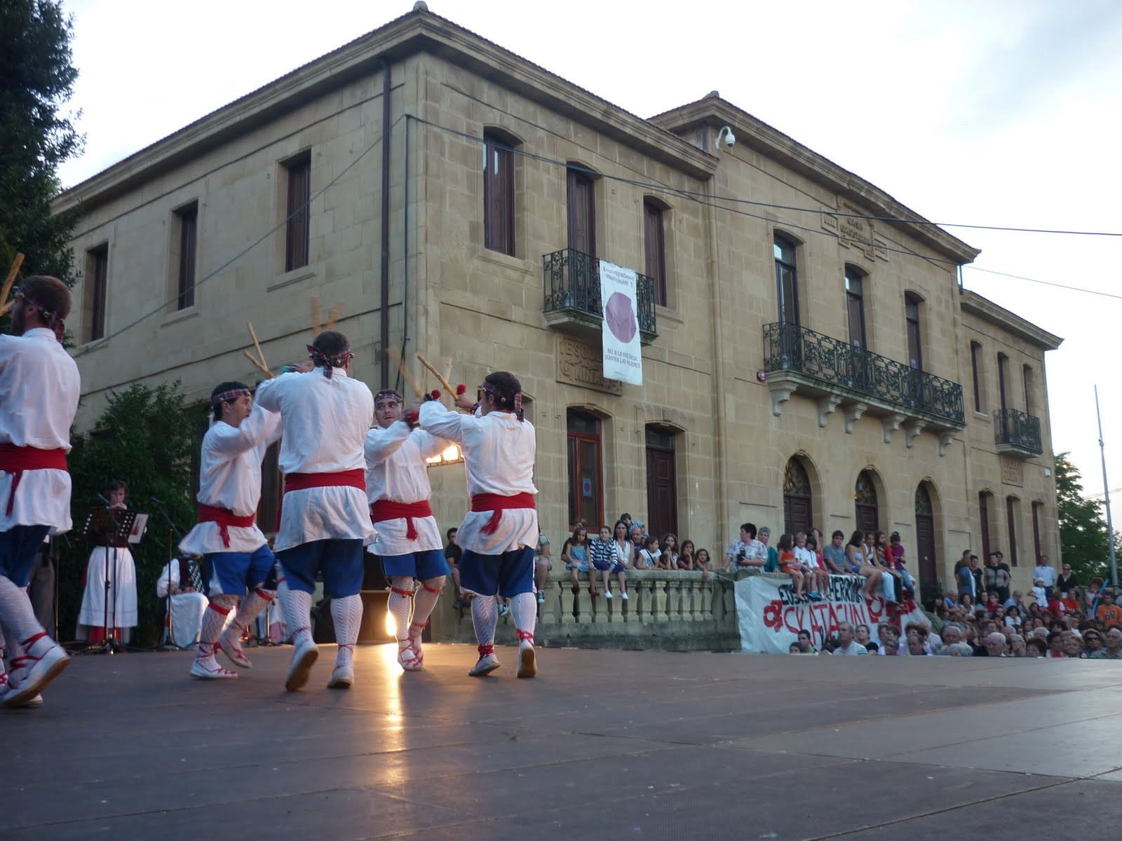 Abuztu hasieran, Santo Domingo jaiak Berangon