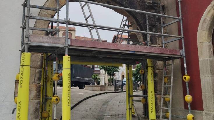 Plentziako Santiago arkua zaharberritzeko lanak egingo dituzte