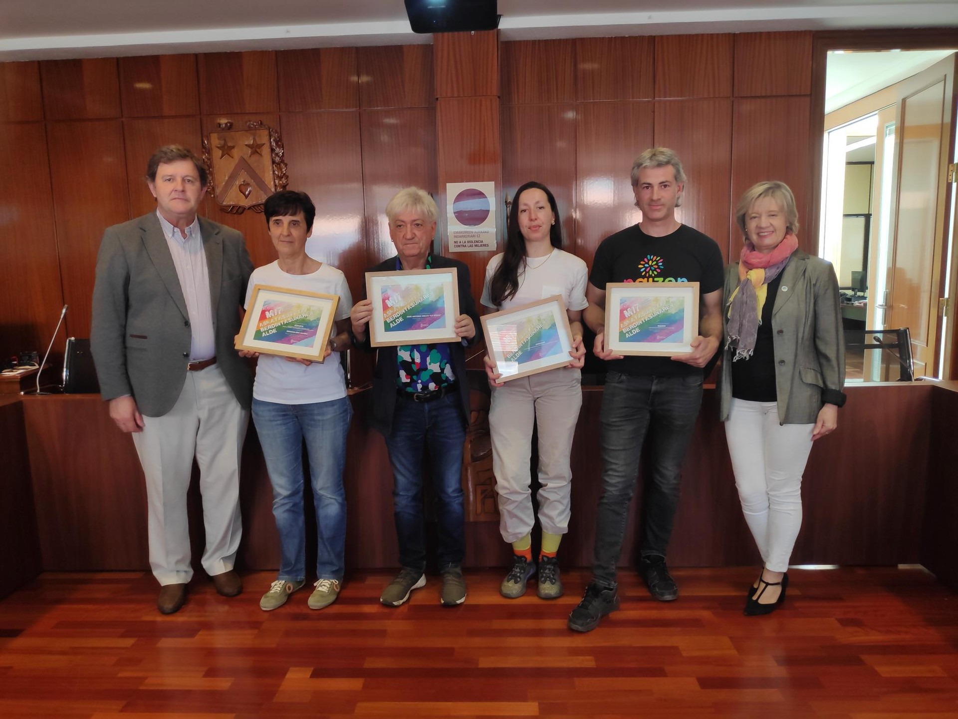 LGTBI pertsonen askatasunaren eta berdintasunaren aldeko borroka aitortu dute Sopelan