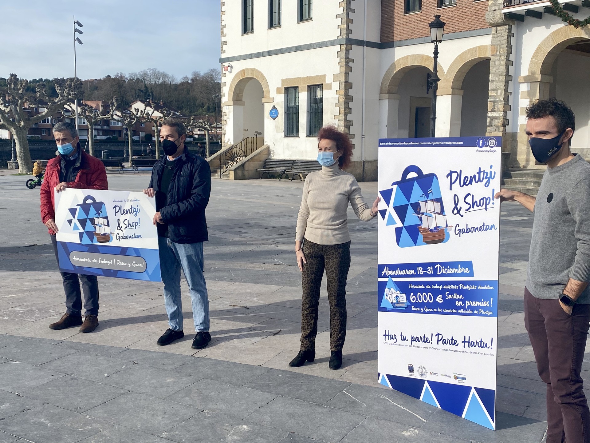 “Arraspatu eta irabazi” txartelak aurkeztu dituzte Plentziako merkatariak laguntzeko