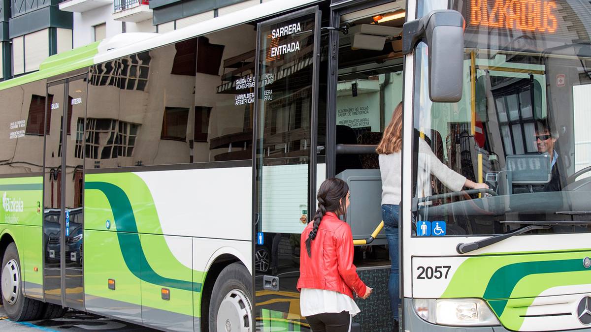 Plentziako Udalak Bizkaibusen zerbitzu berriari alegazioak aurkezteko deia egin die herritarrei
