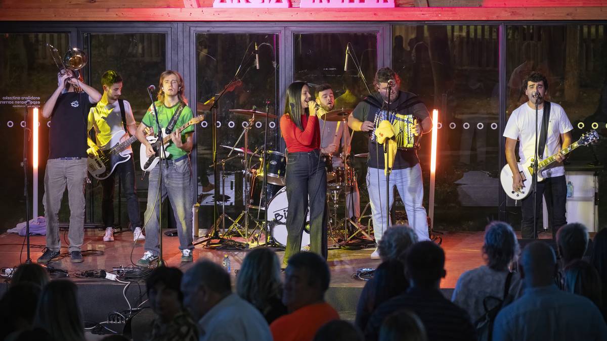 Bidean erromeria: "Lagun-arteko kontua da hau; hor dago gure xarma"