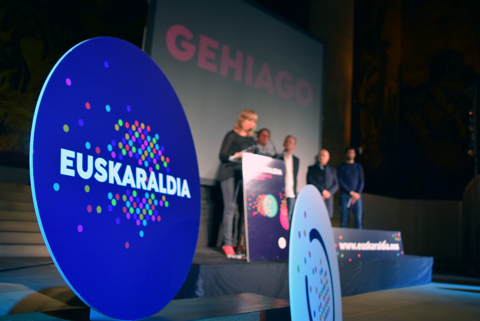 Euskara "gehiago, gehiagorekin eta gehiagotan" egiteko saiakera
