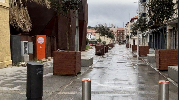 Ibilgailuen zirkulazioa murriztu dute Itzubaltzeta/Romoko Aurrezki Kutxa kalean