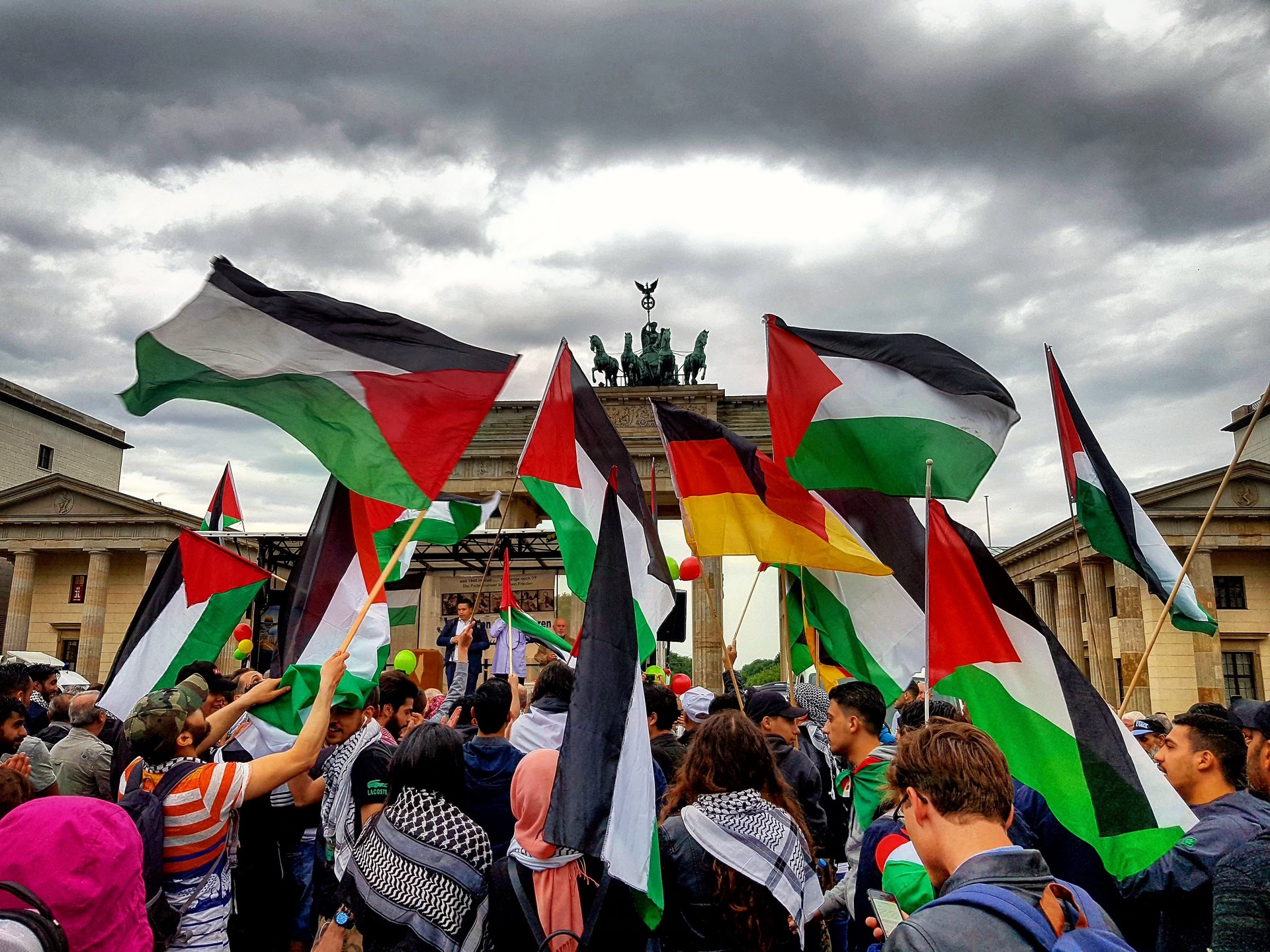 Erandioko Udalbatzak arbuiatu egin du Israelek Palestinan erabilitako biolentzia