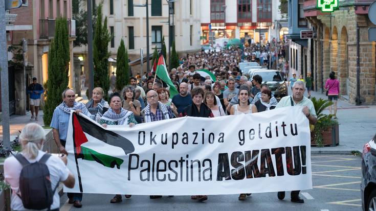 "Gure izenean ez! Palestina askatu"